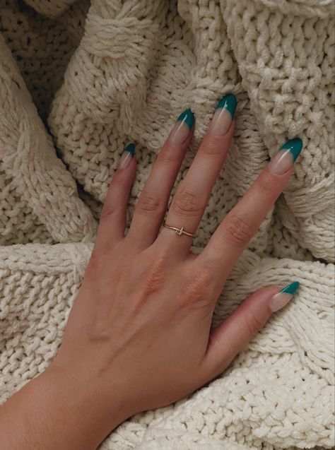 Dark Turquoise Nails French Tip, Dark Teal Acrylic Nails, Green Teal Nails, Simple Nails For Fall, Teal French Tips, Dark Green French Tip Nails, Teal French Tip Nails, Nails Inspiration Dark, Dark Teal Nails