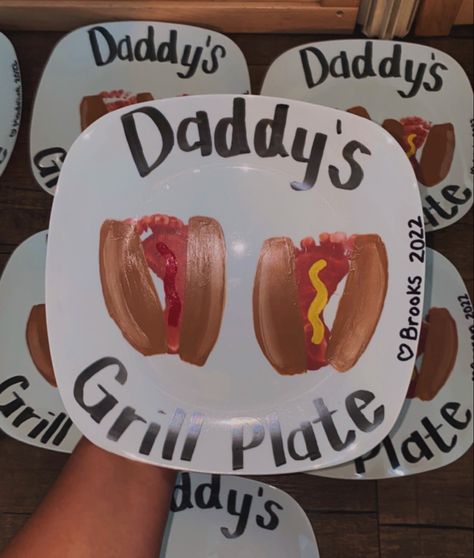 Daddys Grilling Plate Handprint, Fathers Day Grilling Plate Diy, Daddy’s Grilling Plate Diy, Daddys Grilling Plate Diy, Grilling Plate For Dad Diy, Dads Grilling Plate Diy, Dad Grilling Plate Diy, Dads Grilling Plate, Grill Plate For Dad