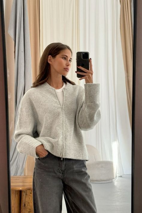 Soft Fashion, Sports Luxe, Cardigan Outfits, Exeter, Autumn Outfit, Outfit Inspo Fall, Knit Outfit, Fall Winter Outfits, Off Duty