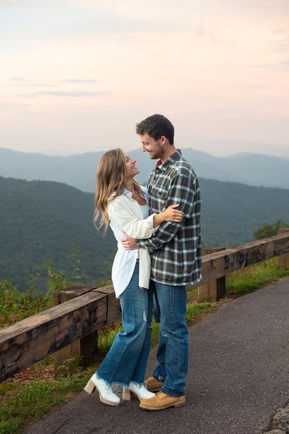 This sunrise photo shoot with Livy and Ken on the Blue Ridge Parkway near Asheville, NC was absolutely gorgeous! The soft morning light glowed around this beautiful couple, the views were amazing, and these two are so in love! Click over for more photos! #ashevillephotographer #ashevilleengagementphotographer #ashevilleengagementphotography Engagement Photos Asheville Nc, Blue Ridge Mountains North Carolina, Mountain Couple, Spring Engagement Photos, Engagement Pic, Sunrise Photos, Engagement Photos Fall, Spring Engagement, Mountain Engagement