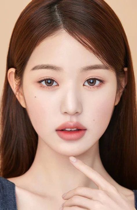 Wonyoung Hapa Kristin, Hapa Kristin, Soft Makeup Looks, Ulzzang Makeup, Classy Outfits For Women, Self Portrait Poses, Short Hair Wigs, Soft Makeup, Beautiful Lips