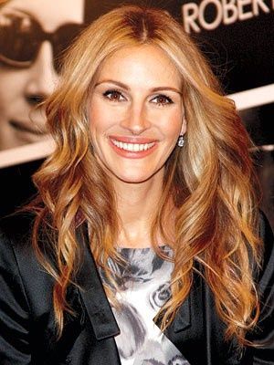 caramel honey blonde fall hair julia Roberts, I live for her hair colors Jahodová Blond, Julia Roberts Hair, Dark Strawberry Blonde, Honey Blond, Beige Blond, Color Rubio, Going Blonde, Erin Heatherton, Honey Blonde Hair