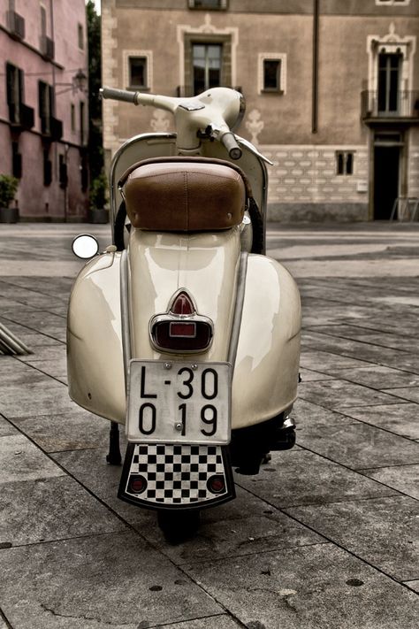 Vespa Ape, Vespa S, Italian Scooter, Classic Vespa, Retro Scooter, Mod Scooter, Vespa Girl, Lambretta Scooter, Piaggio Vespa