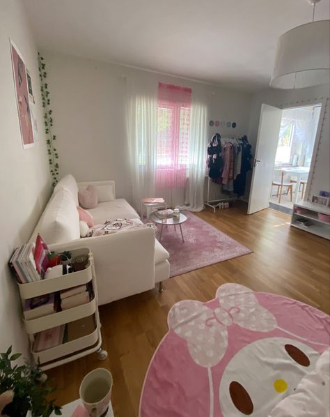 Coquette House, Cottagecore Ideas, Pink Apartment, Nyc Living, Mermaid Core, Hello Kitty Rooms, Aesthetic Living Room, Pink Living Room, Hello Kitty Pink