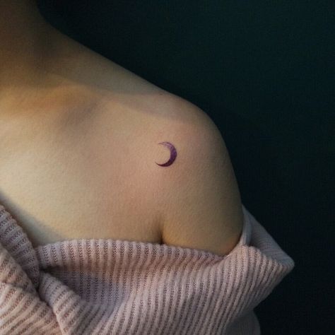 Half Moon Tattoos For Women, Crescent Moon Cover Up Tattoo, Moon Simple Tattoo, Moonbeam Tattoo, Moon Tattoo On Chest, Crescent Moon Tattoo Chest, Moon Clavicle Tattoo, Moon On Collar Bone Tattoo, Moon Tattoo On Shoulder