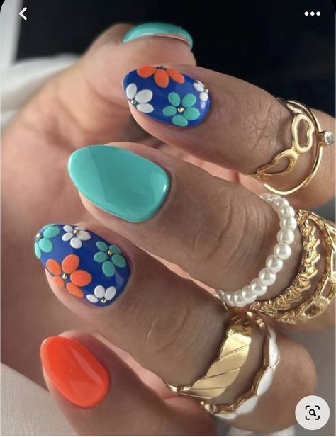 Summer Gel Nails, Summery Nails, Almond Shape Nails, Floral Nail Art, Cute Gel Nails, Gel Nail Designs, Floral Nails, Rhinestone Nails, Flower Nails