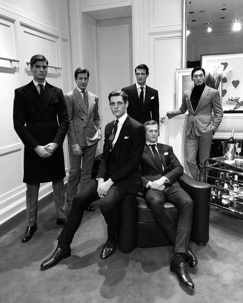 Gentleman’s Club Aesthetic, Men In Suits Aesthetic, Boys Group Photo, Mafia Man, Group Photo Poses, Gentleman Aesthetic, Groomsmen Photos, Gentlemans Club, Preppy Men