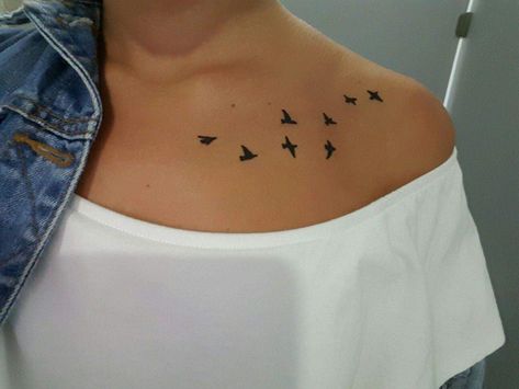 Bird Tattoo Collarbone, Swallows Tattoo, Tattoo Collarbone, Bird Shoulder Tattoos, Bird Tattoo Back, Little Bird Tattoos, Bird Tattoos For Women, Vogel Tattoo, Tattoo Bird