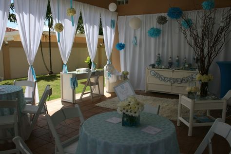 back porch curtain idea Senior Crafts, Garage Party, Parties Ideas, Trendy Baby Shower Ideas, Baby Shower Party Ideas, Shower Party Ideas, Party Pictures, Plastic Tables, Worth The Wait