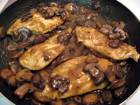 Emeril's Chicken Marsala Weight Watcher Dinners, Points Recipes, Chicken Marsala, No Calorie Foods, Penne Pasta, Low Fat Recipes, Ww Recipes, Food Stuff, Meat Dishes