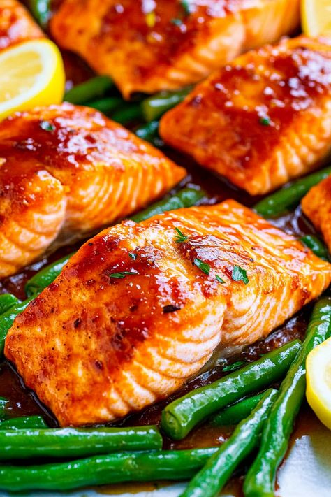 Flaky Brown Sugar Baked Salmon Salmon Recipes Brown Sugar, Brown Sugar Glazed Salmon, Brown Sugar Salmon, Best Salmon Recipe, Baked Green Beans, Salmon Recipes Baked Healthy, Baked Salmon Recipe, Salmon Glaze Recipes, Oven Baked Salmon