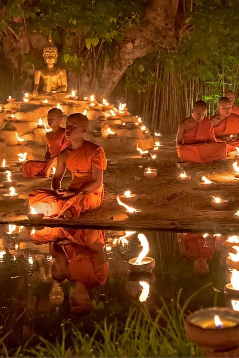 Buddhist Monks - Thailand Image Zen, Acrylic Inspiration, Arte Yoga, Art Passion, Buddhist Monks, Yoga Studio Design, Buddhist Meditation, Buddhist Monk, World Religions