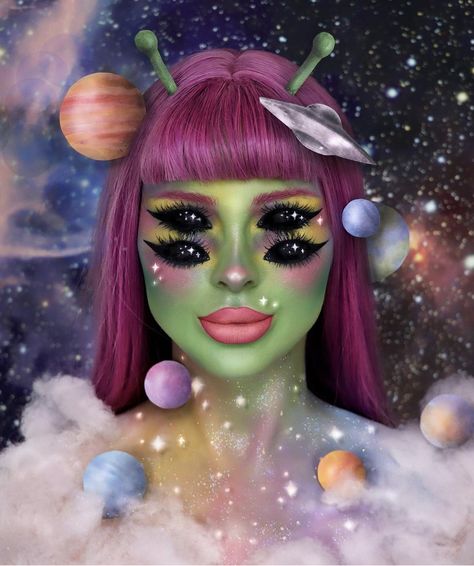 Simple Alien Makeup Looks, Neon Alien Costume, Alien Makeup Looks Pretty, Alien Face Makeup, Scary Alien Costume, Alien Party Outfit, Purple Alien Makeup, Pink Alien Makeup, Easy Alien Makeup