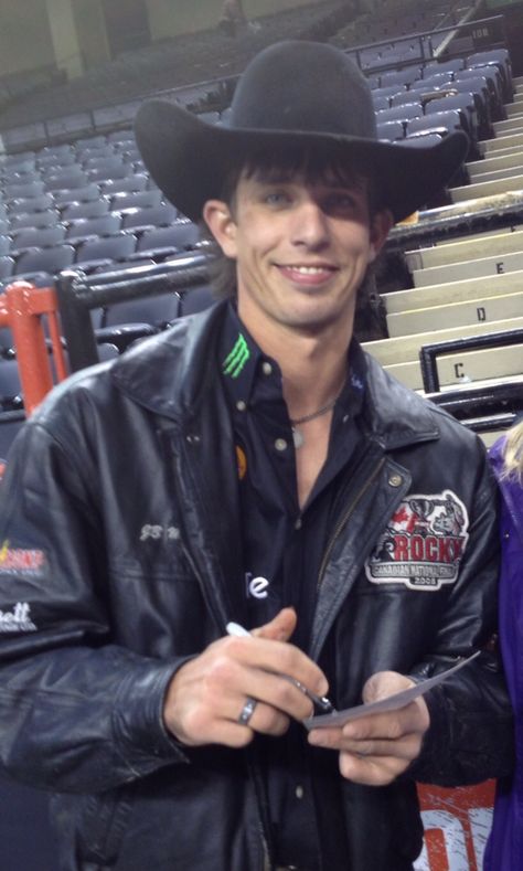 JB Mauney in Baltimore 2015 Jb Mauney Aesthetic, Tobias And Guy Comic, Jb Mauney, Pbr Bull Riders, Pbr Bull Riding, Dapper Gentleman Style, Professional Bull Riders, Rodeo Time, Cute Horse Pictures