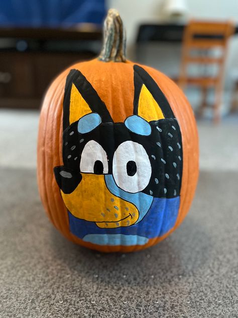 Bluey Pumpkin Ideas, Bluey Pumpkin Carving, Cute Painted Pumpkin Ideas, Pumpkin Designs Painted, Girl Craft, Halloween Pumpkin Stencils, Creative Pumpkin Painting, Creative Pumpkin Decorating, Cute Pumpkin Carving