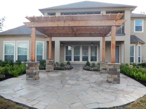 Arizona oak flagstone patio with oklahoma chop rock columns and cedar pergola Pergola With Stone Base, Pergola Stone Columns, Stone Patio With Pergola, Cement Patio With Pergola, Flagstone Patio With Pergola, Balcony Remodel, Garage Suite, Slate Pavers, Rubber Pavers