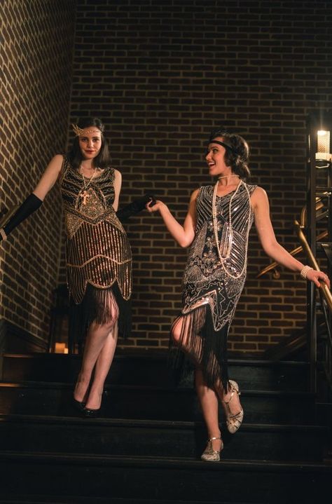 1920s Poses, Roaring 20s Outfits For Women, Roaring 20s Fashion Women, Modern Gatsby Outfit, 1920s Fashion Photography, Roaring 20s Party Dress, Roaring 20s Aesthetic, Roaring 20s Party Outfit, Photography 1920s