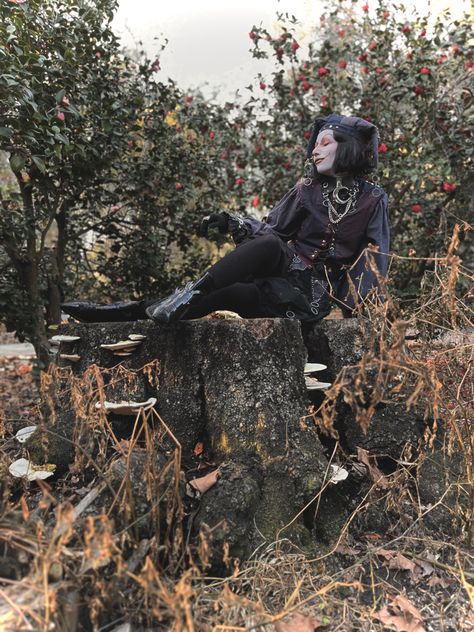 Jester Outfit Design, Jester Fashion, Jester Outfit, Renn Faire, Arte Punk, Outfit Design, Fantasy Clothing, Black Silk, Costume Design