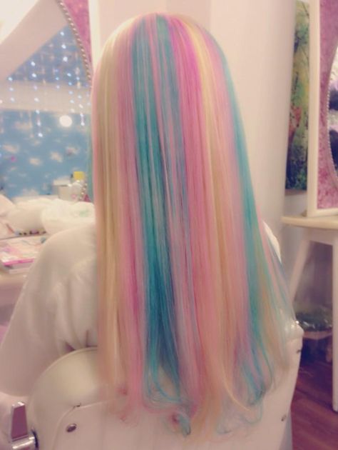 cute, kawaii 和 pastel We Heart It上的图片 Dyed Hair Inspiration, Multicolored Hair, Pretty Hair Color, Pastel Hair, Colored Hair, Dye My Hair, Hair Dye Colors, Hair Reference, Hair Inspo Color