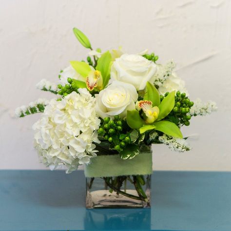 Wedding Flower Ideas, Wedding Flower Guide, Hydrangea Arrangements, Unique Flower Arrangements, Flower Arrangement Designs, White Hydrangeas, Orchid Wedding, Flower Guide, Flower Arrangements Simple