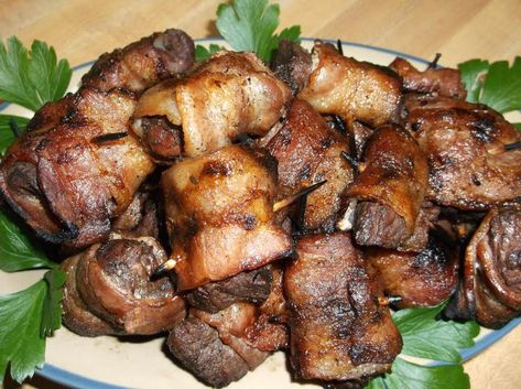 This is our favorite recipe for grilled venison. The marinade tames the "gamey" flavor and makes the meat tender and the bacon helps to keep it moist and adds that delicious bacon flavor. Everyone we know, who has tried it, has loved it. Even the children love it. You may also use beef instead of venison. Deer Bacon, Venison Bites, Roast Venison Recipes, Bacon Wrapped Venison, Grilled Venison, Grilled Bacon, Venison Roast, Deer Recipes, Deer Meat Recipes