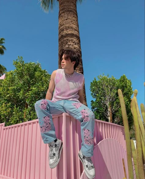 Benji Krol Outfits, Family Photo Outfits Pink, Pastel Mens Fashion, Pastel Outfit Men, Pastel Punk Outfits, Outfit Men Aesthetic, Cute Pastel Outfits, Barbie Boy, Benji Krol