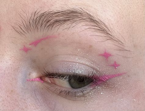 Pink Eyeliner, Angel Makeup, Graphic Eyeliner, Swag Makeup, Graphic Liner, Dope Makeup, Colorful Eye Makeup, Colored Eyeliner, Eye Makeup Art