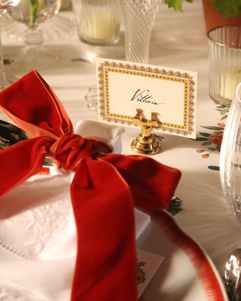 I may have styled this wedding tablescape in Spring but with these warm terracotta colours and velveteen bows, you could mistake it for an intimate autumnal gathering 🍁 #weddingstylist #eventstylist #events #tablescape #maisonfete Supper Club Theme, Autumnal Wedding, Red Napkins, Wedding Tablescape, Wedding Place Settings, Embroidered Napkins, Custom Napkins, Wedding Stylist, Supper Club