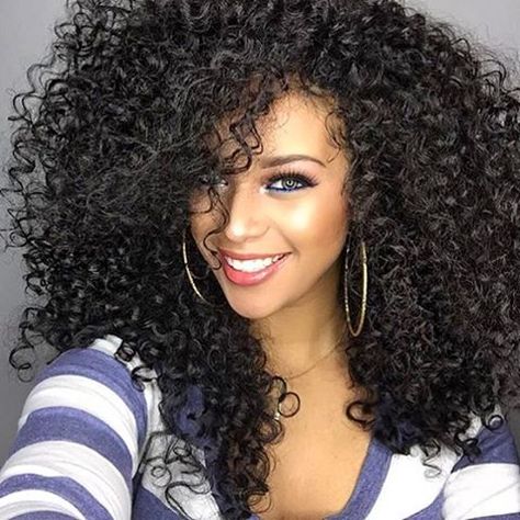 Linda demais! Kręcony Bob, Bob Riccio, Trendy We Fryzurach, Curly Afro Wig, Black Hair Wigs, Cheap Hair Products, Scene Hair, Hair Curly, Styling Products