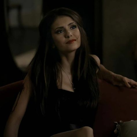 Katherine Pierce, Red