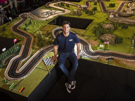 Daniel Ricciardo Slot Car Track - Formula One News Backyard Porches, F1 Tracks, Kato Unitrack, Carrera Slot Cars, Scalextric Track, Afx Slot Cars, Danny Ricciardo, Slot Car Race Track, Cat Races