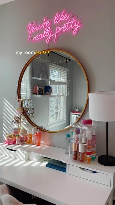 TikTok · Kate💗✨ Preppy Inspo Room, Paislee Nelson Room Tour, Clean Preppy Room Aesthetic, Preppy Vanity Ideas, Preppy Girl Bedroom, Preppy Room Makeover, Preppy Room Idea, Dorm Room Ideas Preppy, Preppy Table