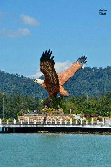 Awesome beauty of Eagle Square, Langkawi Island Malaysia Langkawi Island, Belitung, Honeymoon Spots, Penang Malaysia, Malaysia Travel, Iconic Buildings, New Zealand Travel, Dream Travel Destinations, Amazing Places