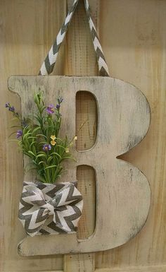 Door Letter Decorations, Wooden Initial Letters Wall Decor, Letters Gift Ideas, Wooden Letter Decoration Ideas, Wooden Letter Crafts, Wooden Front Door, Letters Gift, Front Door Ideas, Initial Door Hanger