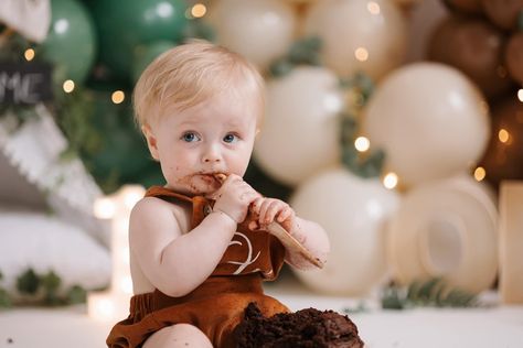 Rome turns 1 🐘🐆🦏🦍🦒🦧 Happy 1st birthday to this little one , it’s such a sweet time capturing you on your first Xmas now your first birthday 🎂 X . #cakesmash #birthdaysplash #firstbirthdayphotoshoot #firstbirthdaycake #cakesmashphotographer #happybirthday #birthdayboy December First Birthday, December First, First Birthday Photoshoot, Happy 1st Birthday, Sweet Time, First Birthday Photos, Happy 1st Birthdays, Birthday Photoshoot, Cake Smash