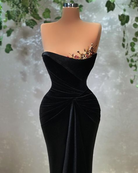 GODDESS Exclusive on Instagram: “Velvet + handwork details = perfection” Velvet Ball Dress, Reign Dresses, Bride Dress Simple, Soiree Dress, Designer Evening Gowns, Fancy Wedding Dresses, Glamour Dress, Prom Dress Inspiration, فستان سهرة