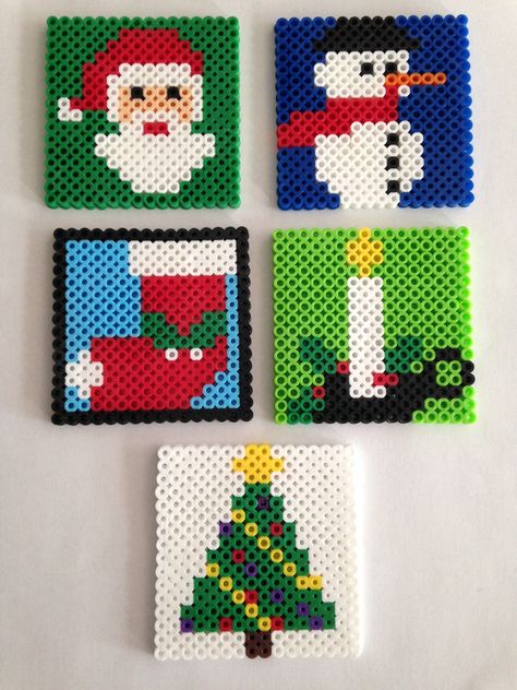 Jul Perler, Perler Coasters, Hama Beads Coasters, Christmas Perler Beads, Beaded Banners, Art Perle, Perler Crafts, Diy Perler Bead Crafts, Diy Perler Beads