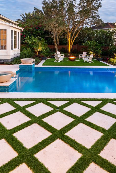 Planning for a Perfect Pool Patio at Your Orlando or Apopka, FL Home Turf Paver, Artificial Turf Backyard, Paver Walkway Diy, Artificial Grass Backyard, Turf Backyard, Installing Artificial Turf, Pool Inspiration, Pool Pavers, Artificial Grass Installation