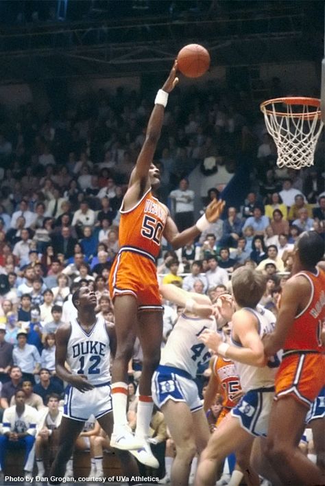 Ralph Sampson Peach Baskets, Uva Basketball, Ralph Sampson, Sports Hall, I Love Basketball, Basketball History, Hoop Dreams, Vintage Basketball, Basketball Photography