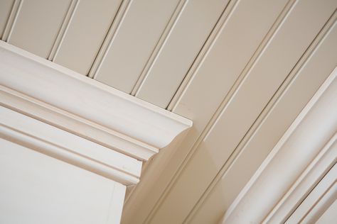 Kitchen details...painted bead board ceiling and crown moulding. Beadboard Walls And Ceiling, Kitchen Beadboard, Classic Southern Home, Bead Board Walls, Kitchen Transitional, Beadboard Ceiling, Porch Columns, Rustic Luxe, Wall Trim