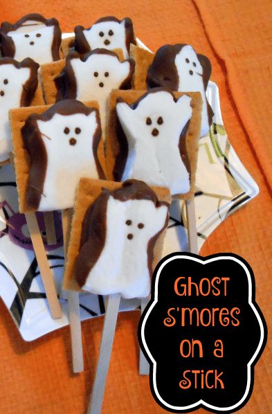 Halloween Meals, Halloween Smores, Smores Recipe, Room Parent, September Crafts, Smore Recipes, Sand Castles, Classroom Treats, Winter Treats