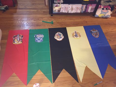 Harry Potter House Banners Harry Potter Office Theme, Harry Potter House Banners, Harry Potter Now, Harry Potter Banner, Harry Potter Movie Night, Harry Potter Party Decorations, Harry Potter Castle, Harry Potter Theme Birthday, Cumpleaños Harry Potter