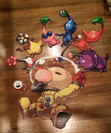 Pikmin Pixel Art, Pikmin Perler Beads, Olimar Pikmin, Captain Olimar, Sun Queen, Modele Pixel Art, Art Perle, Perler Art, Perler Bead Templates