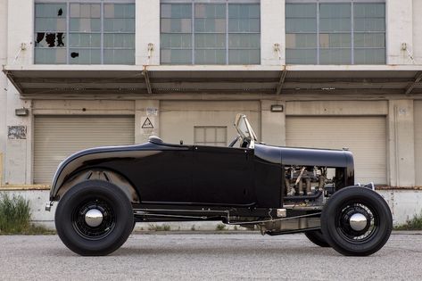 Ultra-Traditional 1928 Ford Model A Roadster with a Cragar OHV Makes a Statement at the Grand National Roadster Show Model A Roadster, Old Hot Rods, Traditional Hot Rod, Kustom Cars, Ford Model A, Ford Roadster, Classic Hot Rod, Car Chevrolet, Keep Alive