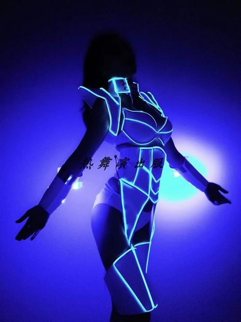 Futuristic Party, Technology Clothes, Futuristic Outfits, Light Up Costumes, Stage Dance, Dancer Costume, White Clothes, Cyberpunk Fashion, Futuristic Fashion