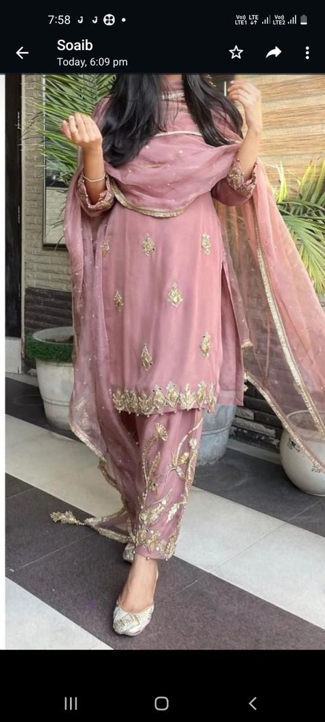 Light Pink Punjabi Suit, Designer Suits For Wedding, Punjabi Dress Design, Punjabi Girl, Indo Western Outfits For Women, Punjabi Dresses, Desi Fits, Party Wears, Mehndi Outfits