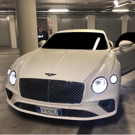 BENTLY😍 Bentley Continental Gt Convertible, Royce Car, Lexus Lfa, Bentley Motors, New Sports Cars, Lux Cars, Bentley Car, White Car, Fancy Cars