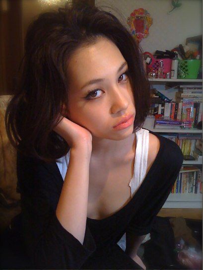 Kiko Mizuhara Style, Mizuhara Kiko, Kiko Mizuhara, Apple Dress, 2000s Aesthetic, Most Beautiful People, Hair St, Magazine Photography, Fashion Poses