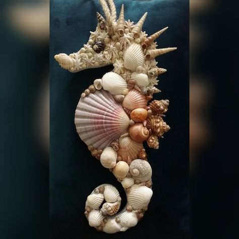 Seashell Seahorse, Seahorse Wall Art, Seashell Art Diy, Seahorse Art, Seashell Wall Art, Seashell Projects, Art Coquillage, Shell Decorations, Seashell Painting