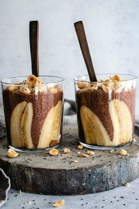 Banana, Hazelnut and Chocolate Chia Pudding is a delicious and healthy breakfast. Packed with protein, fibre and antioxidants. Chia Puding, Banana Chia Pudding, Chia Pudding Recipe, Chocolate Chia Pudding, Protein Chocolate, Chia Pudding Recipes, Pudding Recipe, Chia Pudding, Chocolate Hazelnut